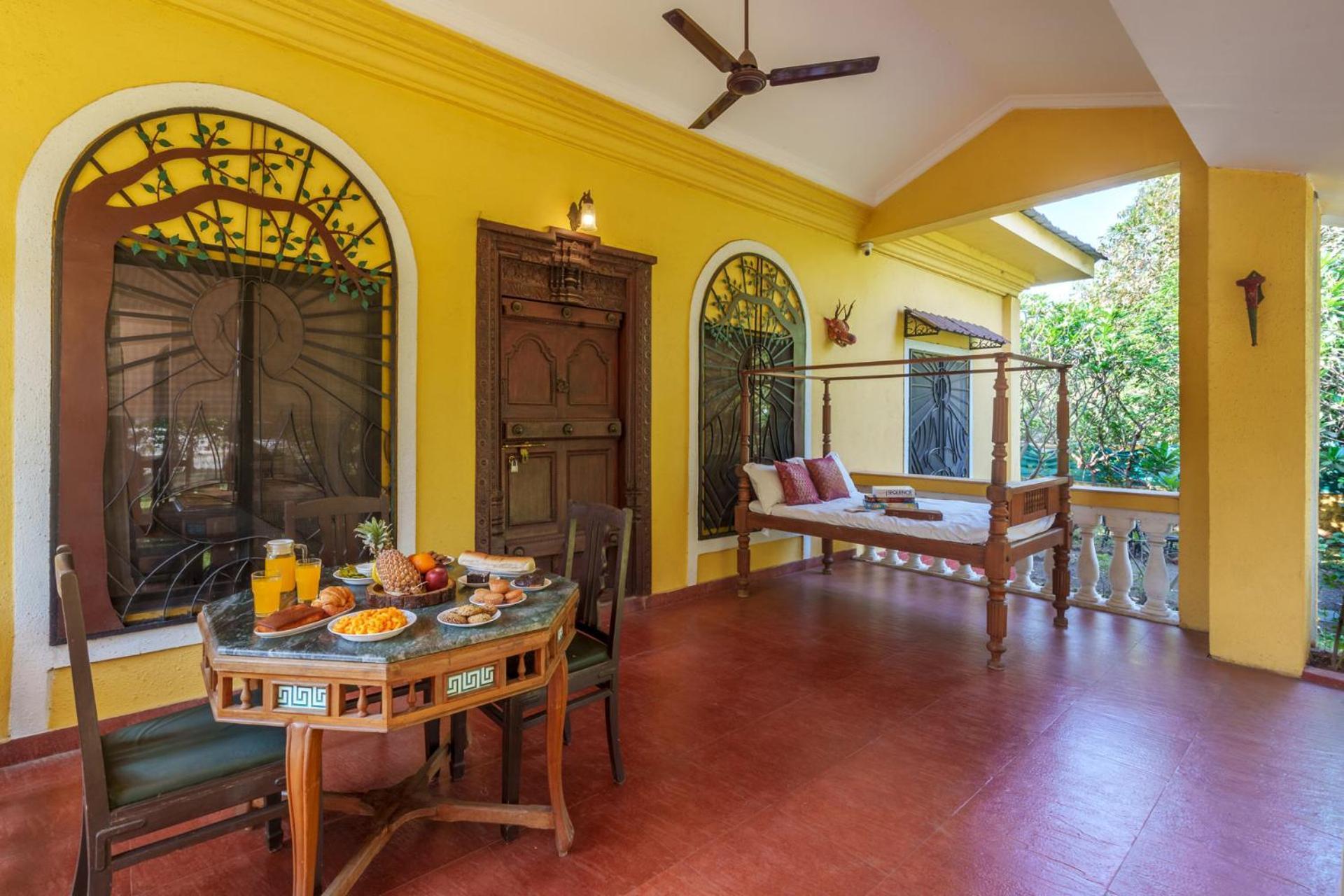 Vintage Estate - Lakeside Allure With Vintage Decor,A Plunge Pool & A Lawn Featuring A Charming Gazebo Karjat Exterior foto