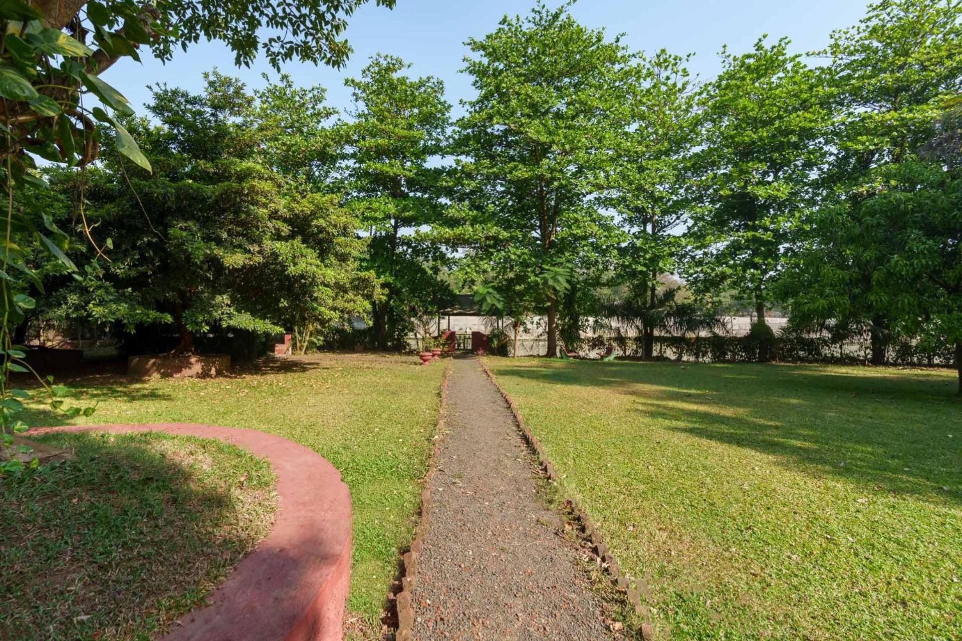 Vintage Estate - Lakeside Allure With Vintage Decor,A Plunge Pool & A Lawn Featuring A Charming Gazebo Karjat Exterior foto